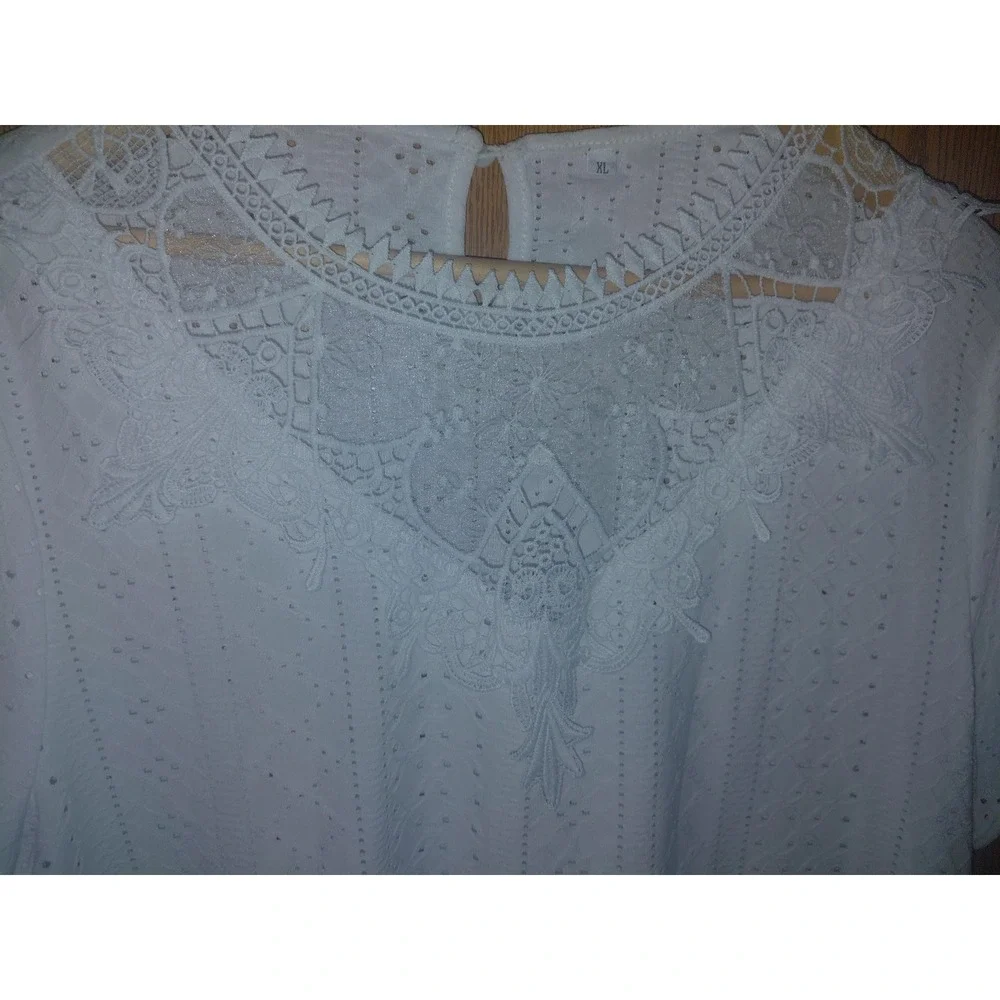 White Eyelet Lace Bib Short Sleeve Blouse Keyhole Back Top Womens XL - Picture 4 of 5